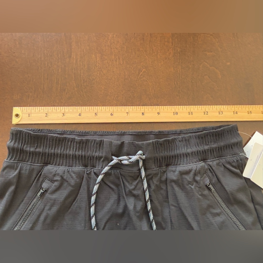 ATHLETA The Trekkie Skort Size 4 Black Hiking Running Outdoors Gorpcore NEW - Picture 10 of 11